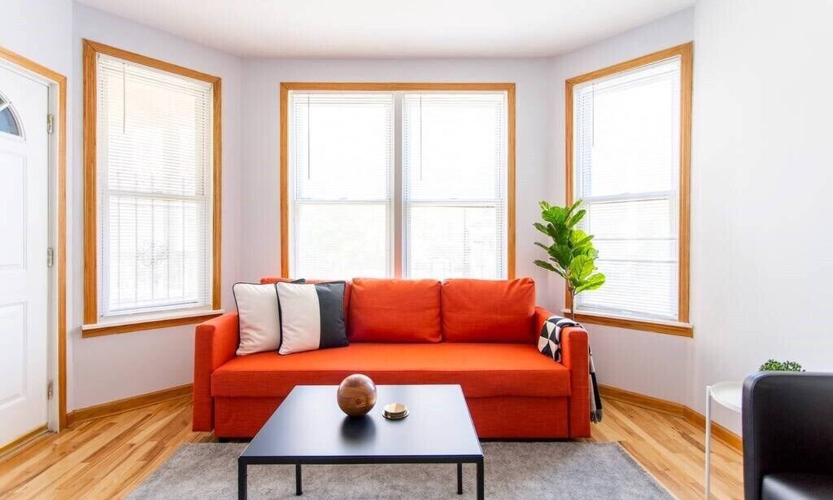 Logan Square Apartment | 1F - ❤️ Trendy 2BR Apartment in Logan Square!