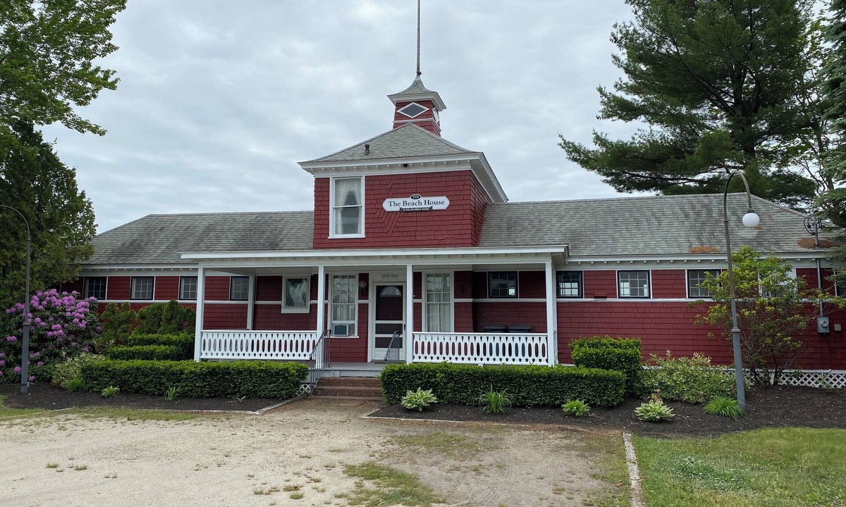 Poland Cottage | 2 Bedroom Lakeside cottage at the 500 acre Poland Spring Resort with lots of onsite activities!