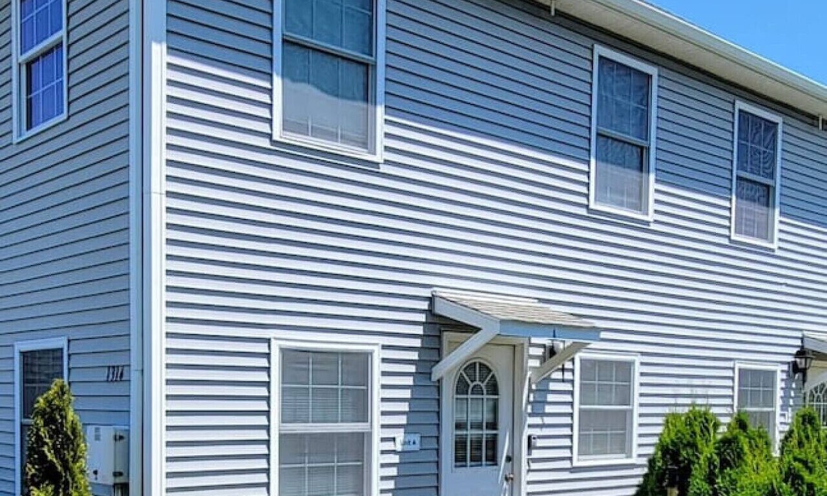 Point Judith Villa | 2 BR Beach Condo, 1 block from Ocean!