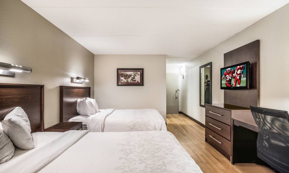 Woburn Hotel | 2 Comfortable Units, FREE Parking, Close to Old Ship Street Historic District!