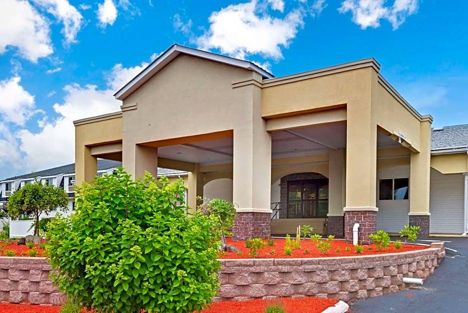 Kittery Hotel | 2-Star Hotel ∙ Ramada by Wyndham Kittery