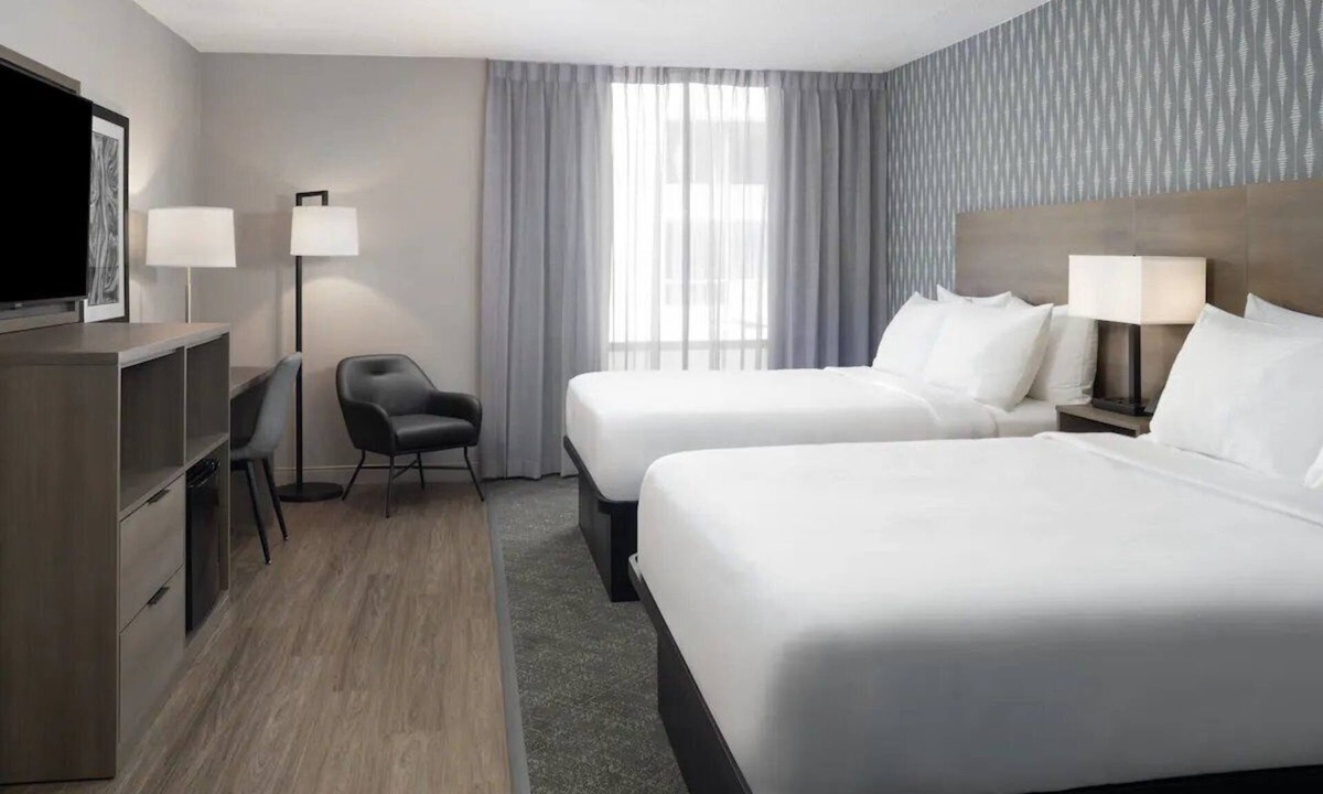 Prudential - St. Botolph Hotel | 3 Accommodations for Big Groups | Free Breakfast | New England Aquarium- 2.1mi