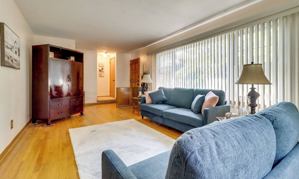 Monroe Cottage | 5 Mi to Lake Erie! Cozy Monroe Home & Private Yard