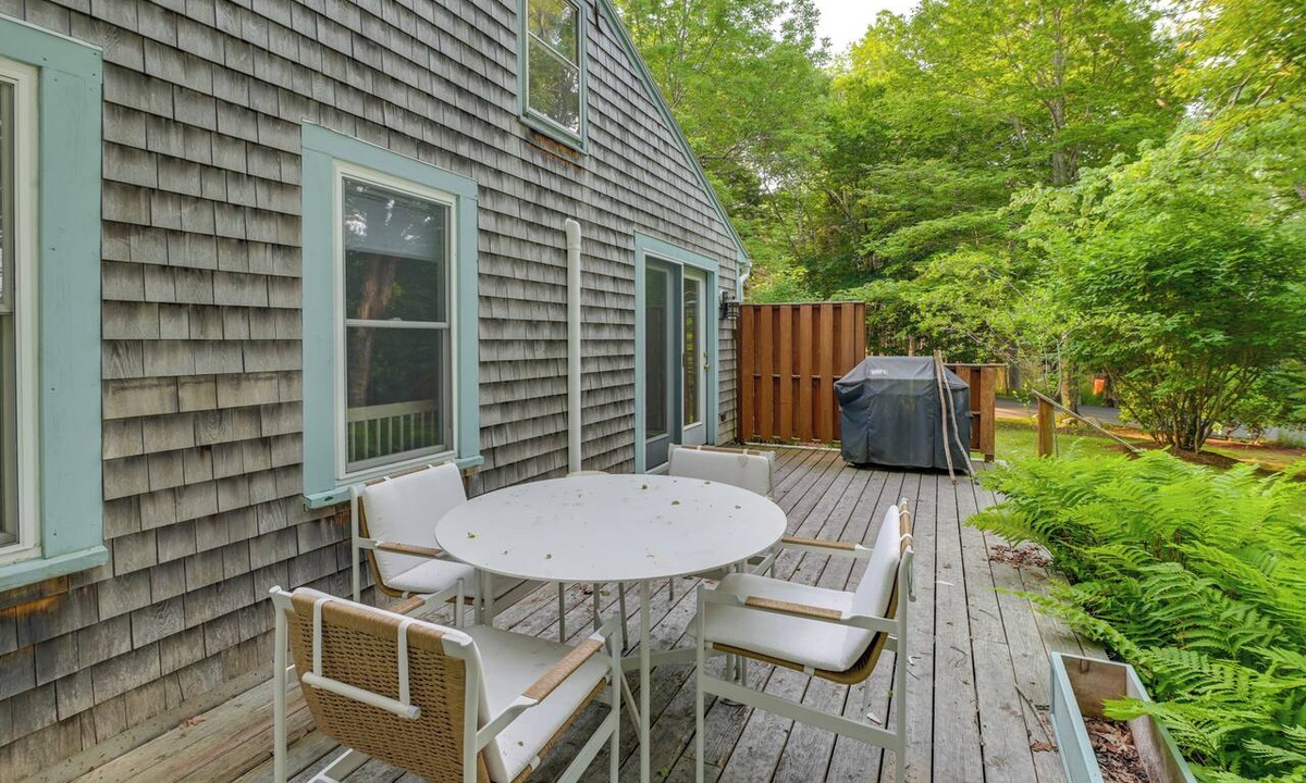 Northeast Harbor House | 6 Mi to Acadia Nat'l Park! Cozy Gem w/Deck, Grill