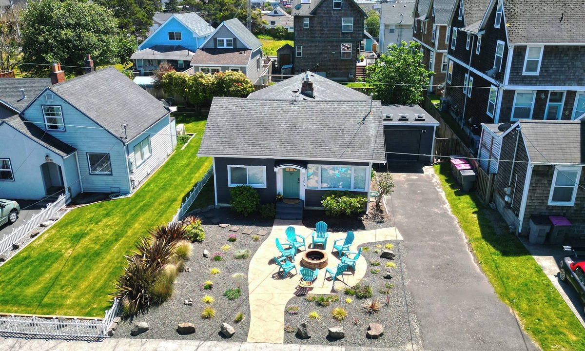 Seaside House | 800 ft to BEACH: MOBY DUNES: HOT TUB Seaside Vacation Homes, Inc Managed