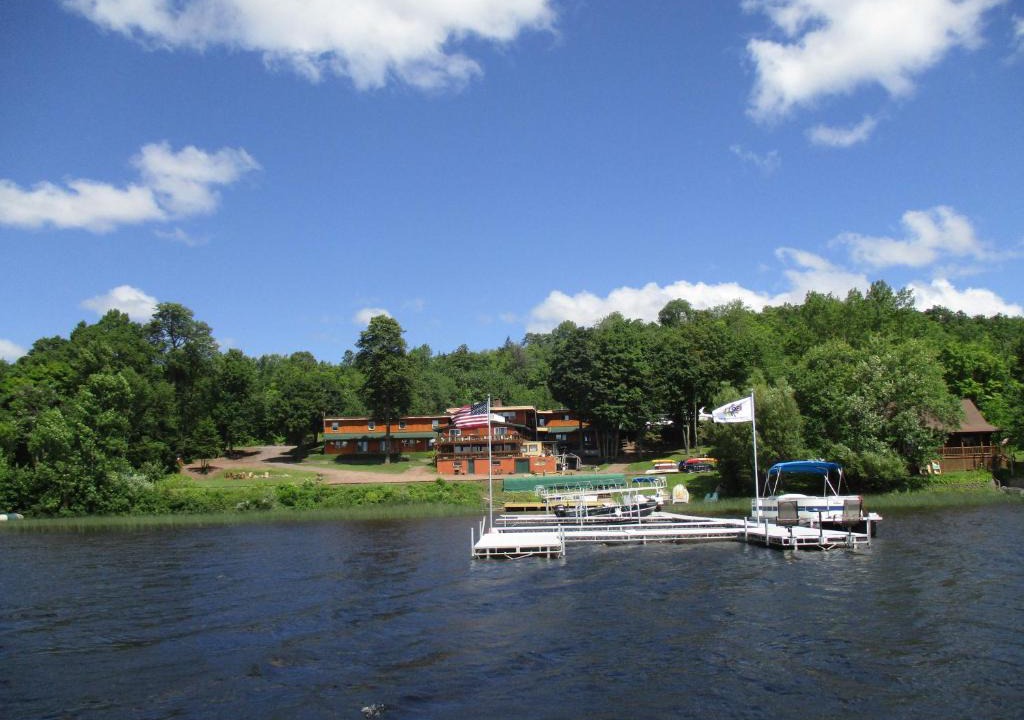 Bergland Cabin | AJ's Lodge and Oven