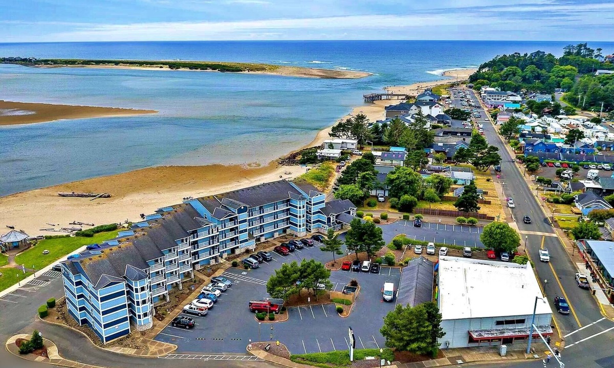 Lincoln City Condo | Bayfront Lincoln City Condo Beach Access & Walk to Dining