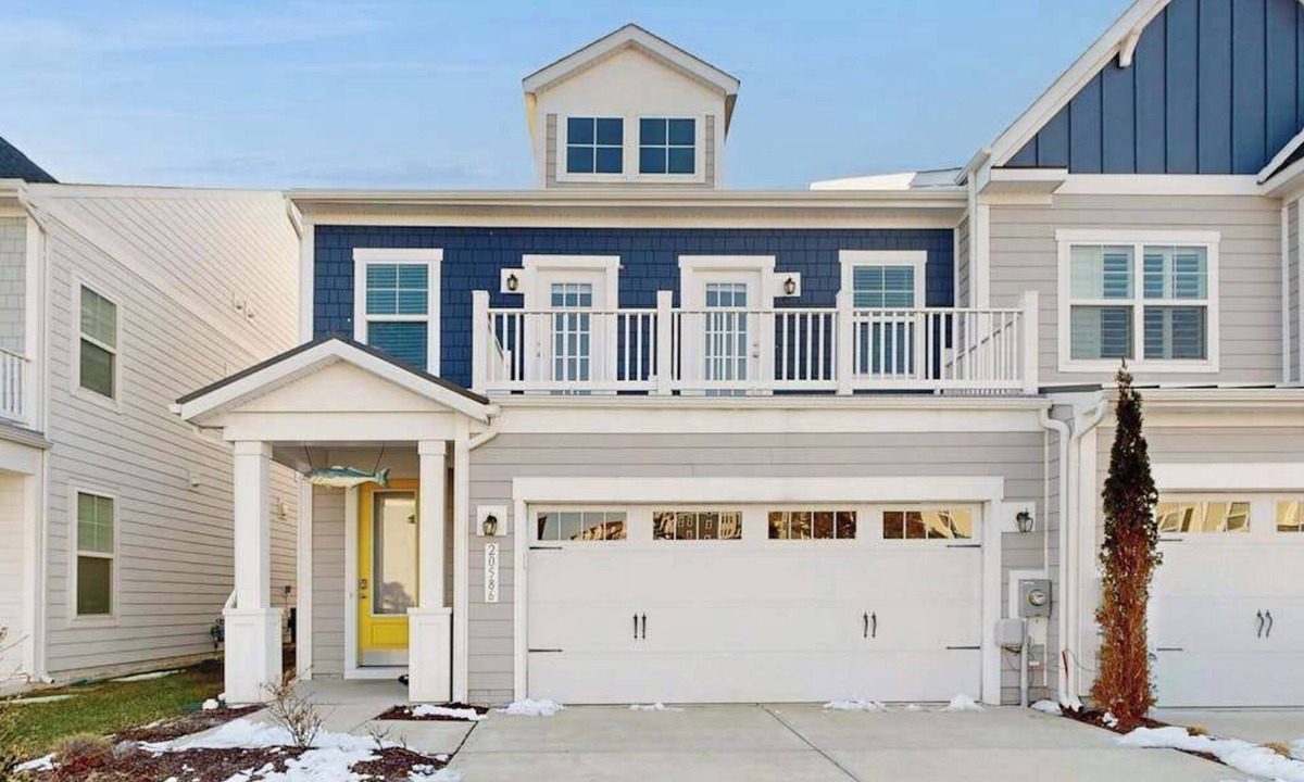 Selbyville House | Bayside Resort townhouse with indoor and outdoor pools and hot tub - dogs OK