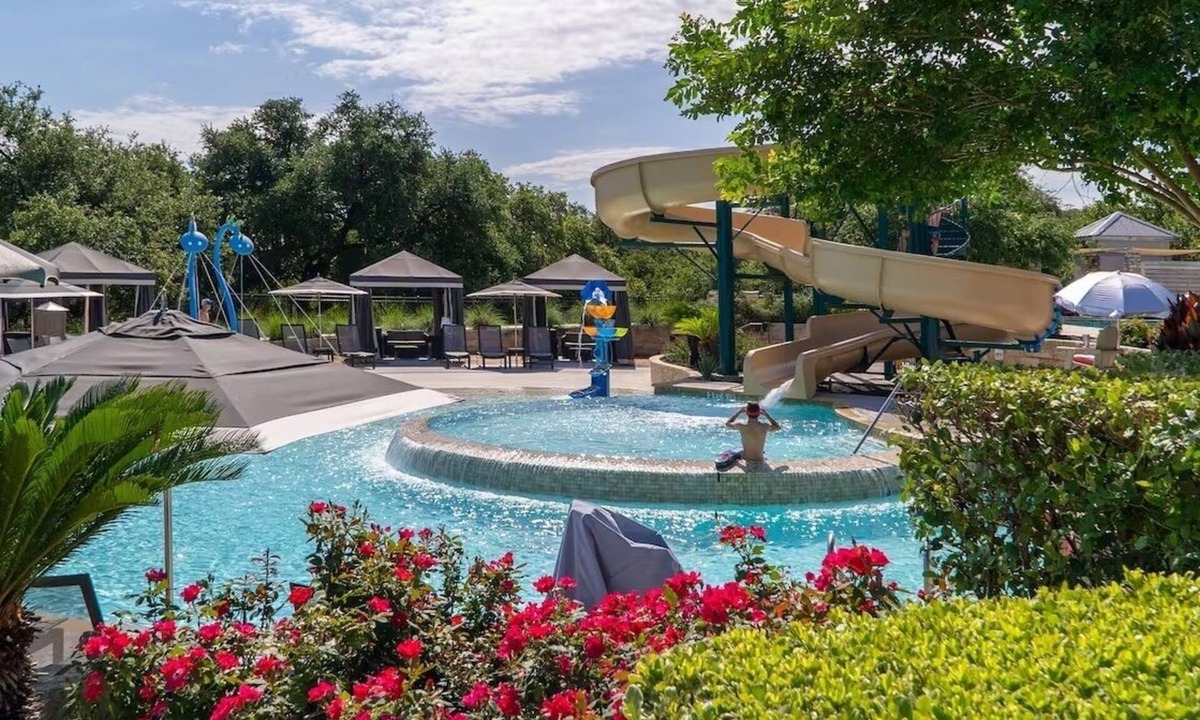 Lakeway Hotel | Better Choice for your Vacation! 4 Relaxing Units, Pets Allowed, Pool!