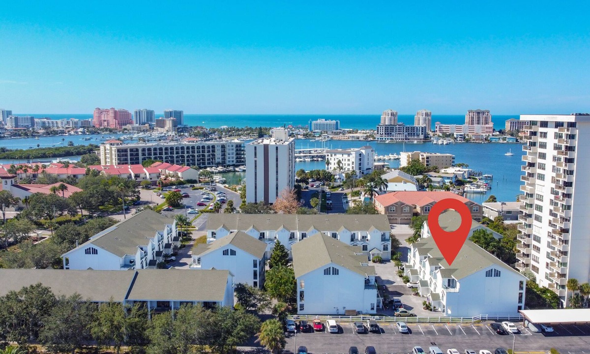 Island Estate House | Big TH w Pool, Hot Tub & Short Walk to the Beach! 30+ Day Rental