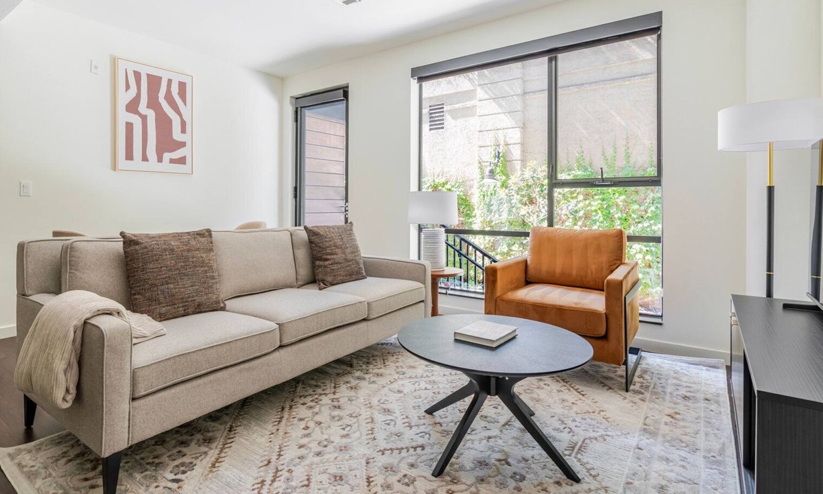 The Villas Apartment | Blueground | Valley Fair, pool, nr Santana Park