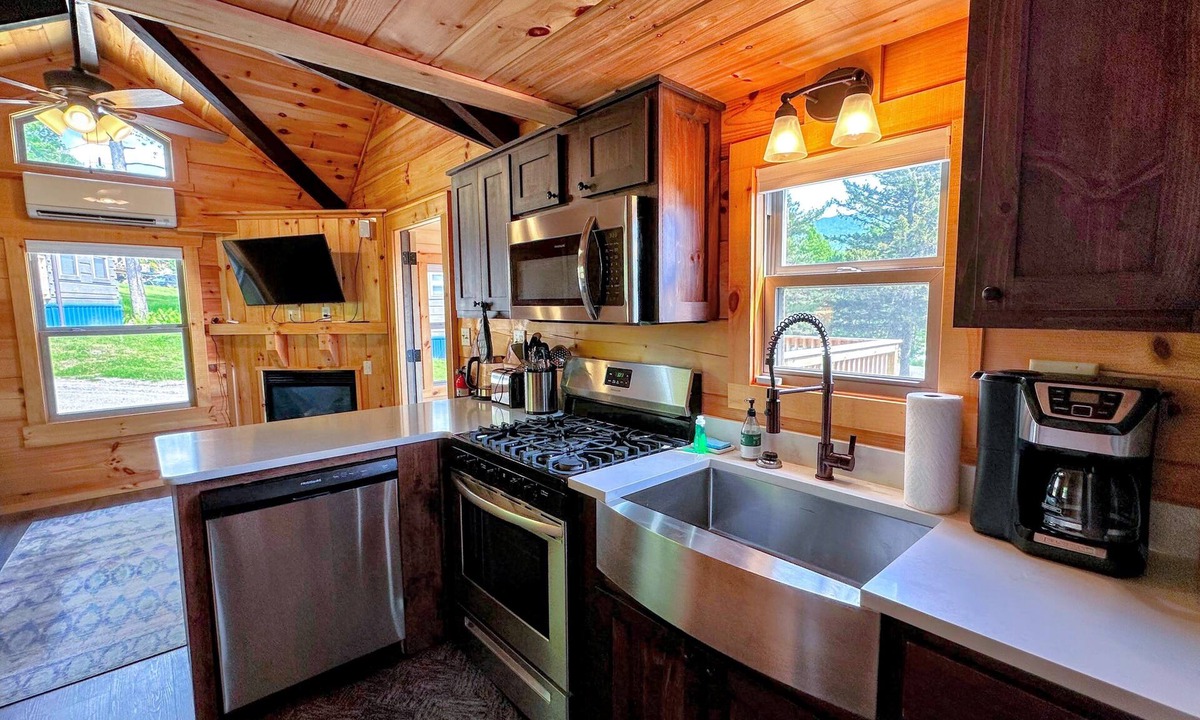 Twin Mountain Cottage | Bmv7 Tiny Home Topline