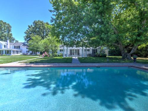 St. Michaels House | Captains Cove