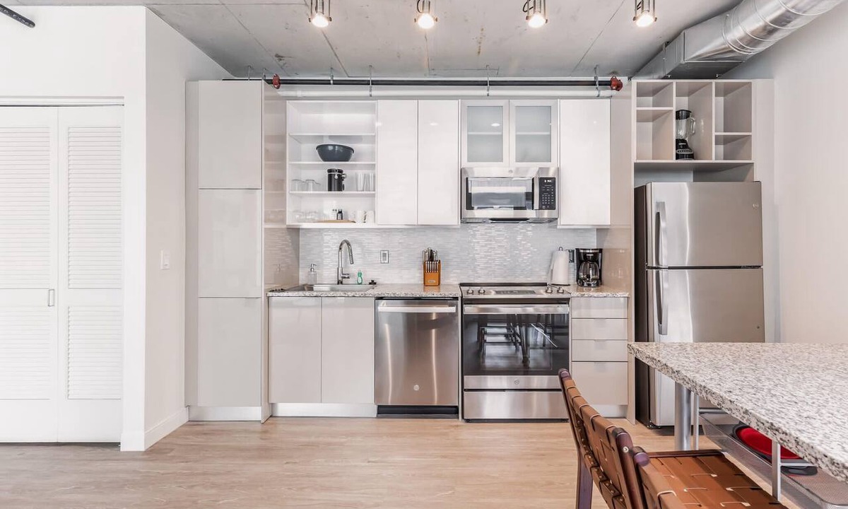 Gateway District Apartment | Central apartment with double queen beds