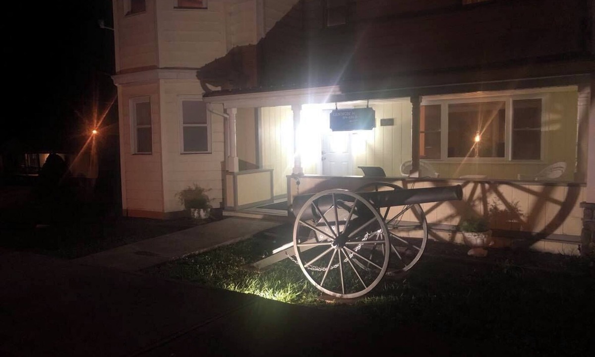 Rowlesburg House | Charming home in a historic Civil War town. Families welcome!