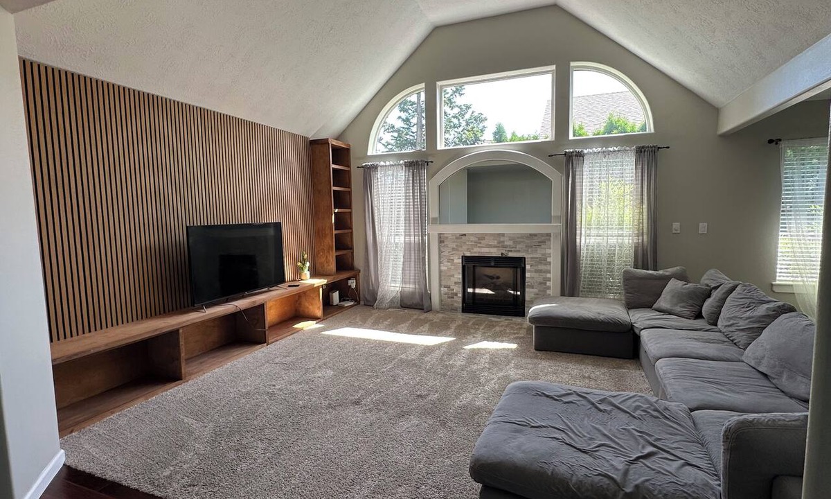 Troutdale House | Charming Troutdale Haven Near Waterfalls & Hiking.
