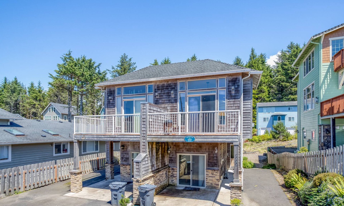 Nelscott House | Come Enjoy A Coastal Dream in this Oceanview Duplex