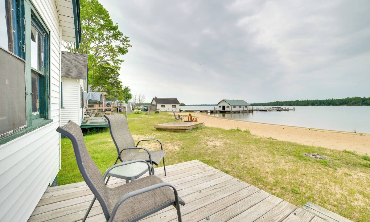 Cedarville Cabin | Complimentary Boat Rentals! Lake Huron Cabin
