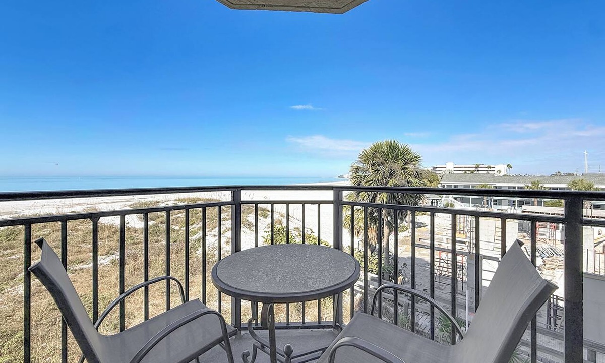 Belle Vista Condo | Corner Beachfront Balcony | 2 Bedrooms | Pool