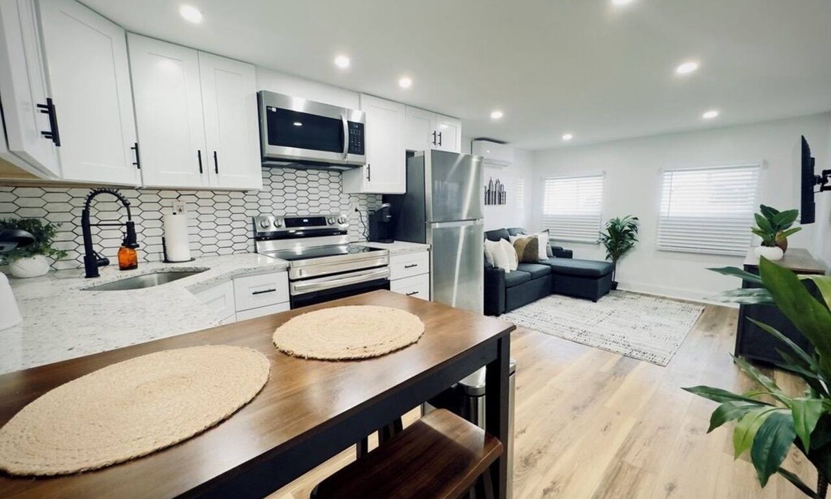 Foxcroft Square Apartment | Cozy 1BR in Philly with Rain Shower