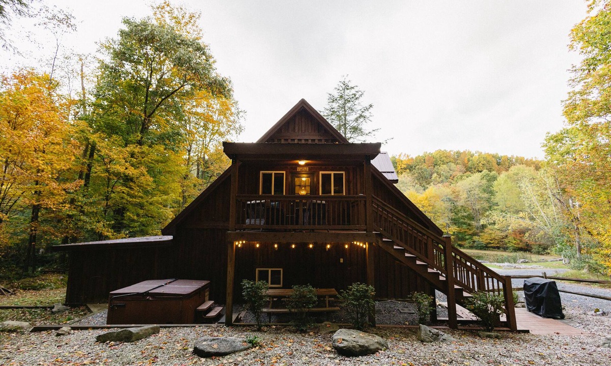 McHenry Cabin | Cozy Cottage by the Slopes - Theater Room - Pool - Game Rm - Fire Pit - Hot Tub