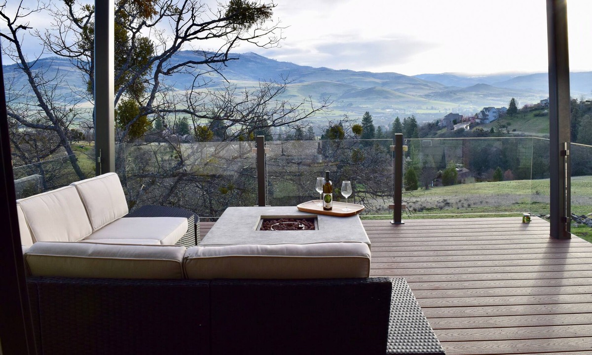 Ashland House | Custom Ashland Home with Fantastic Mountain Views
