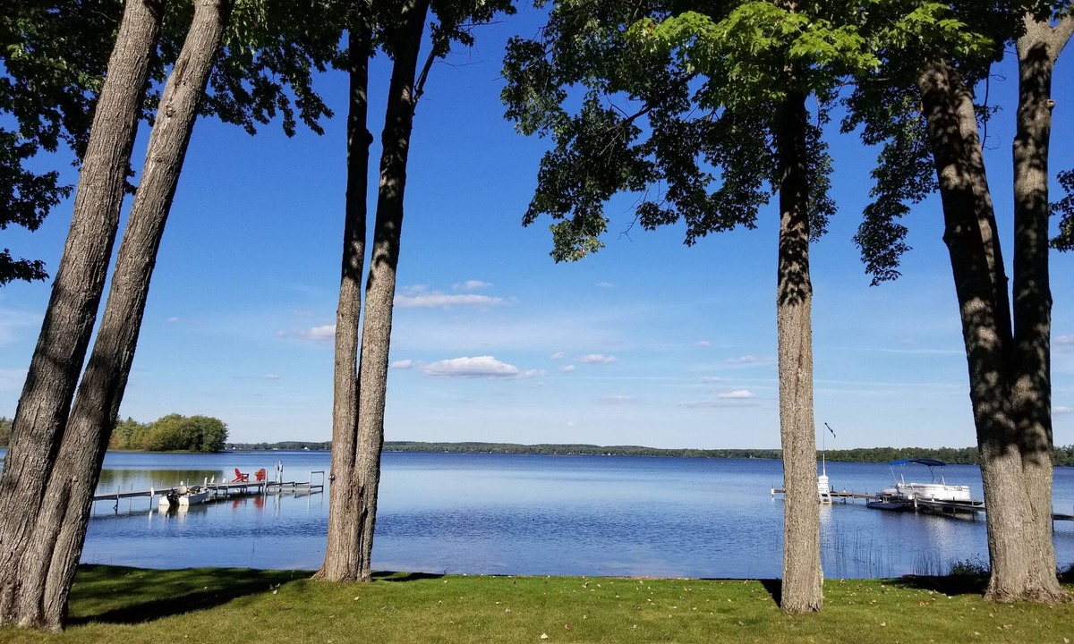 Pellston House | Douglas Lake - Lakeside Cabin Living