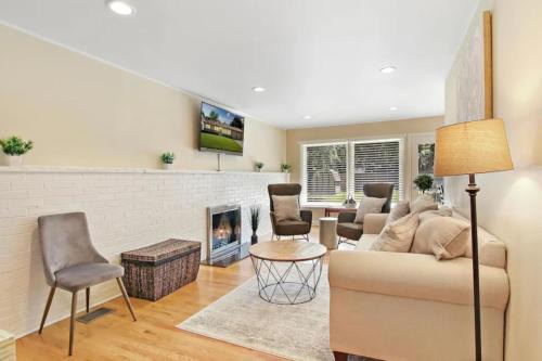 Libertyville House | DT Libertyville home With 2 Fireplaces by Navy Base