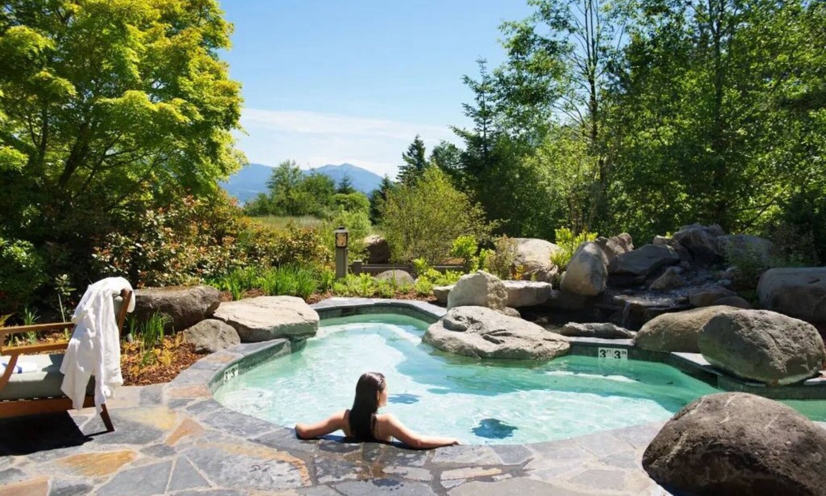 Stevenson House | Elegance in the Wild | Glamping in Washington