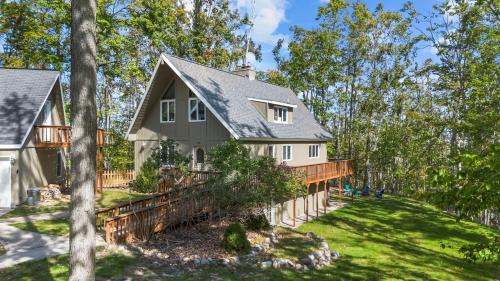 Michaywe House | Game Room Cabin Pool & Hot Tub Access