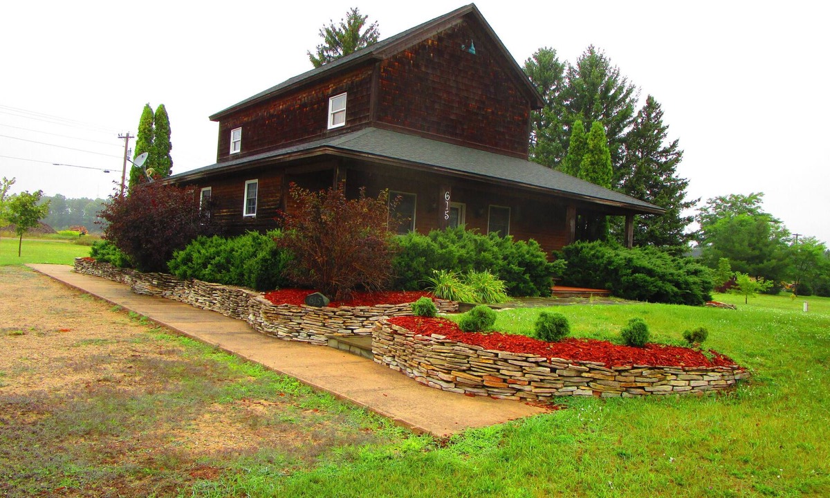 Elmira House | Gateway to Northern Michigan.