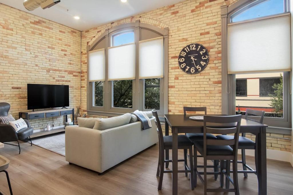 Traverse City House | Golden Lofts Unit 3 Downtown Traverse City 2bd 2ba