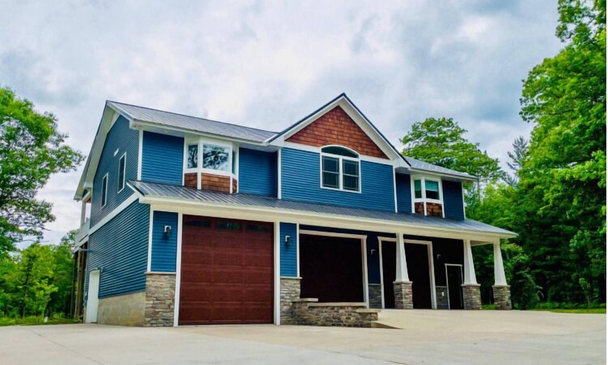 Interlochen House | Grand Traverse Therapy-Hot Tub/PoolTable/AC