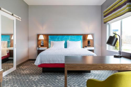 Eastwick Hotel | Hampton Inn by Hilton Philadelphia International Airport