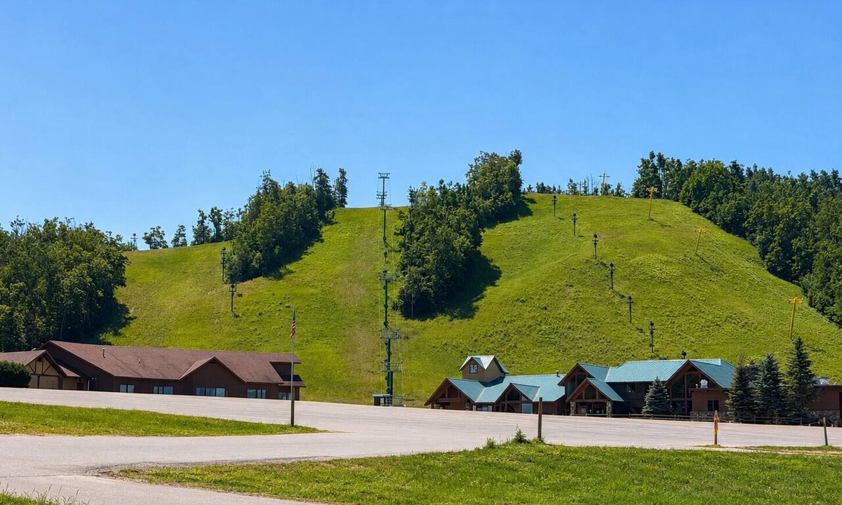 Harbor Springs Apartment | Harbor Springs Near Boyne Highlands Golf & Nubs Nob
