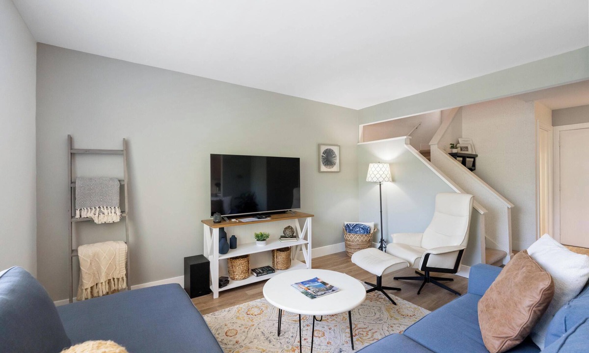 Harbor Springs Condo | Hideaway Valley #3 - Close to Ski Hills & Harbor Springs! Seasonal Pool!