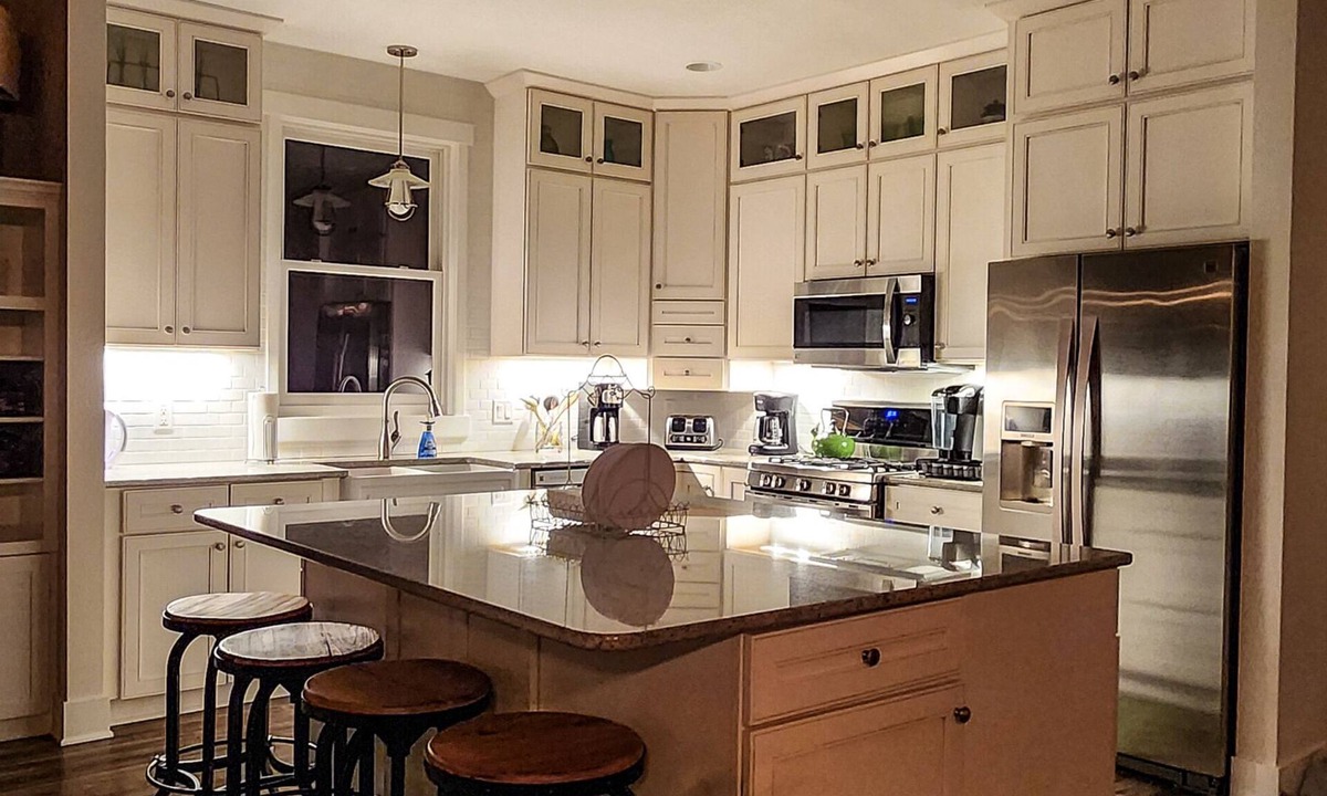 Coral House | Holiday Haus: Sandy Beaches, Warm Waters, and Summer Memories Await