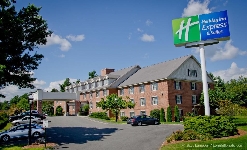 Merrimack Hotel | Holiday Inn Express and Suites Merrimack - Nashua by IHG