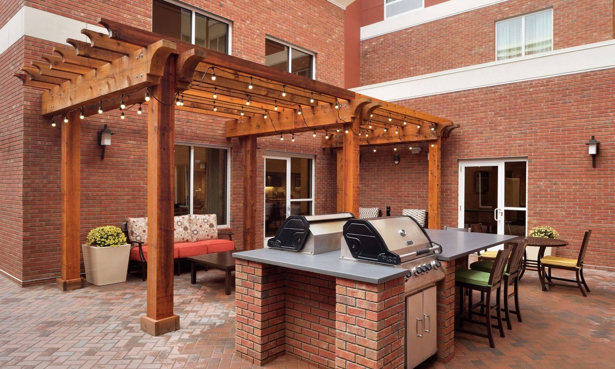 Crossroad Park Hotel | Homewood Suites by Hilton Kalamazoo-Portage
