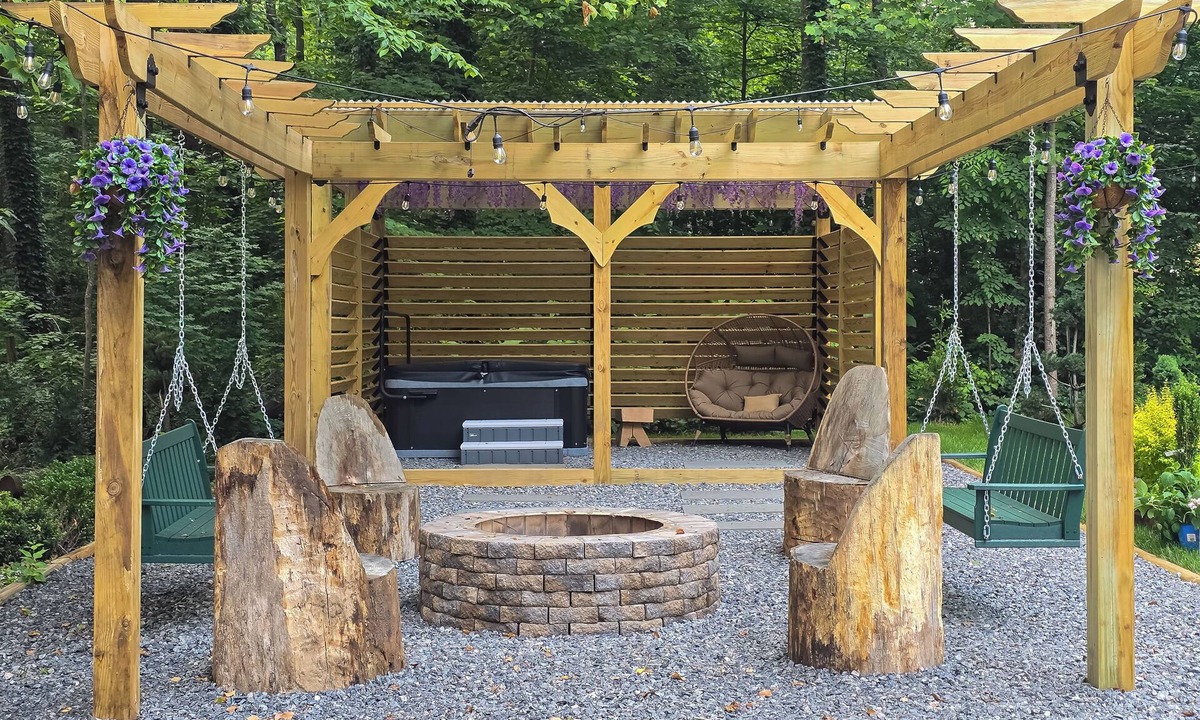 Ruby Cabin | Hot Tub, Fire Pit & Patio: A-Frame Stafford Cabin