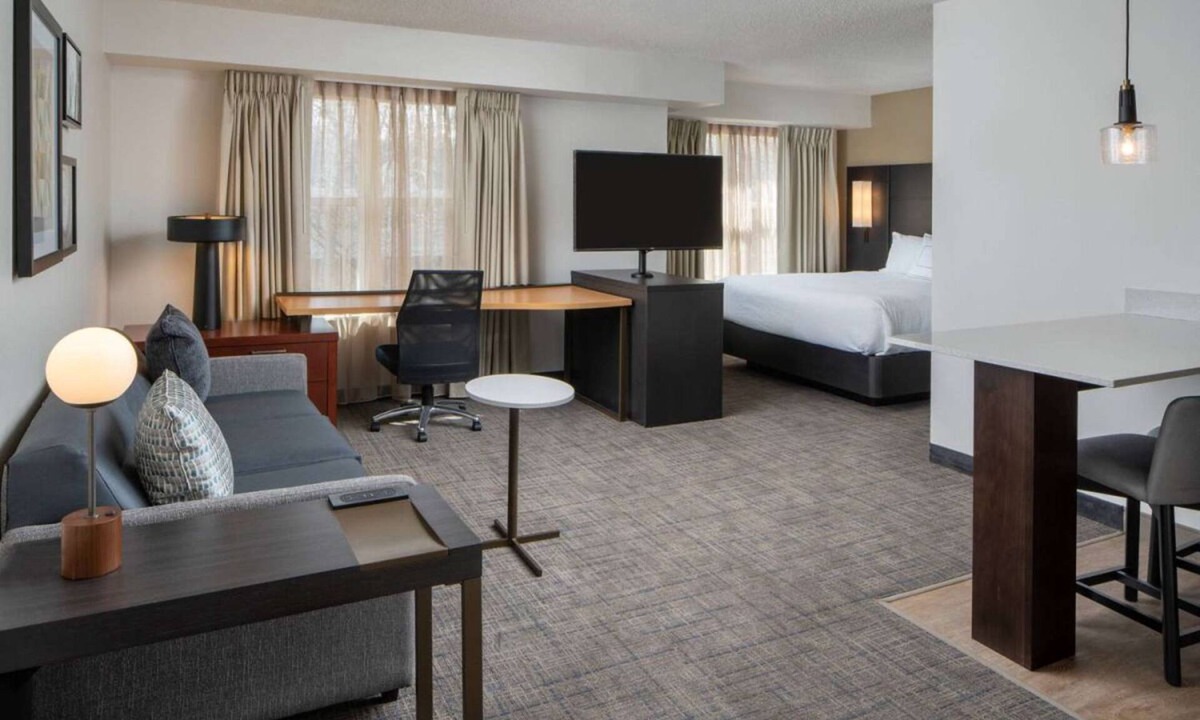 Fairfax Apartment | Indulge in Home-Like Comfort! Free Breakfast, Pets Allowed, Private Parking!