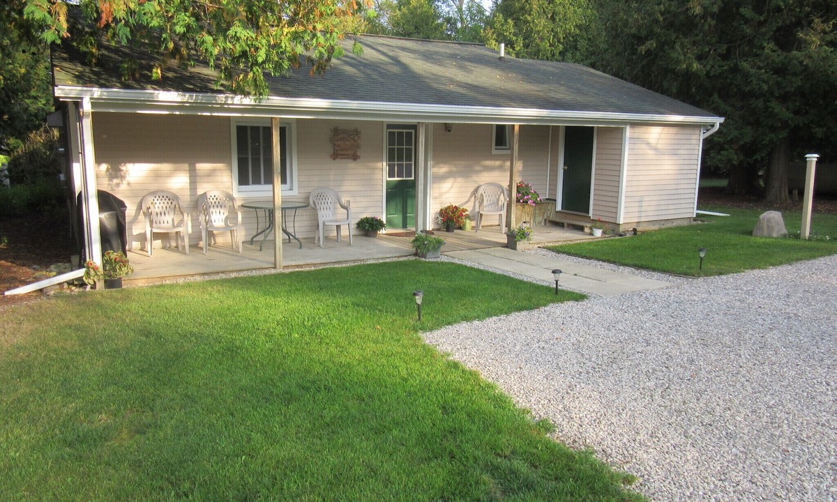 Charlevoix House | IRONTON COTTAGE - Two Bedroom Home - Great Location
