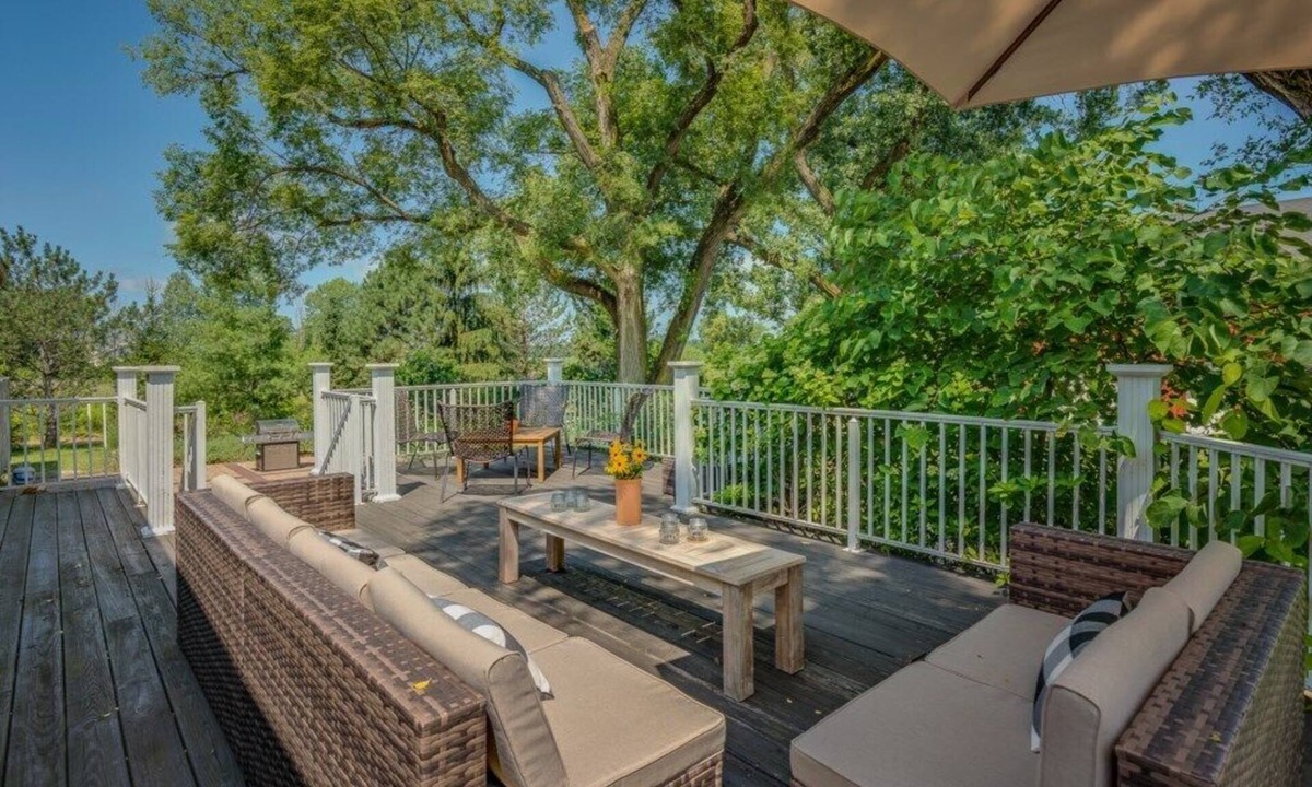 Three Oaks House | Journeyman Distillery Farmhouse in Three Oaks! Three Night Summer Minimum!