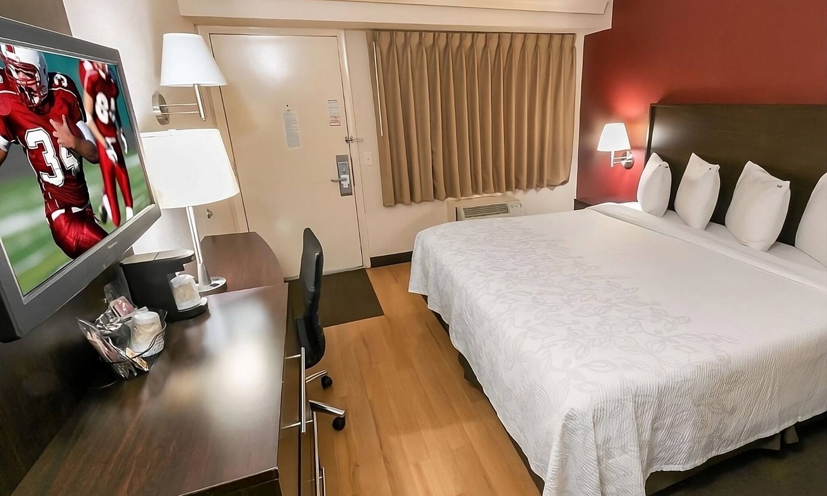 Secaucus House | Just What You Were Looking For! Great Amenities, Near Riverview Park, Cycling