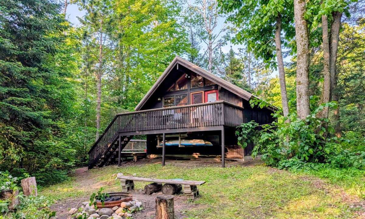 Elmira House | Lakefront Community w/Pool | Near Golf