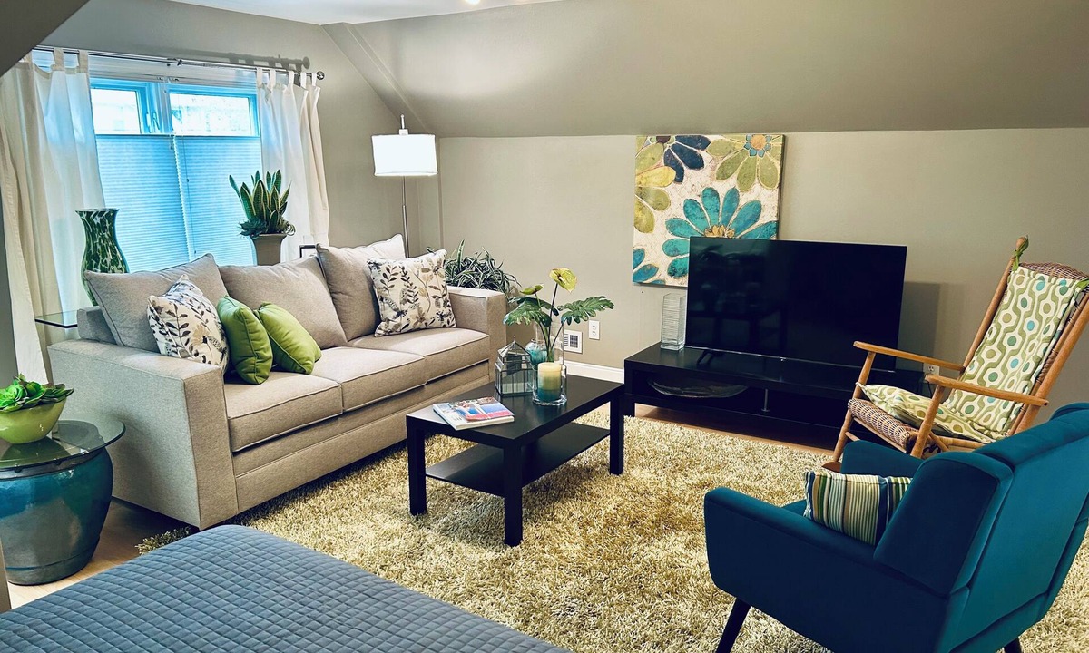 Luna Pier Apartment | Lakeside Getaway Studio In Luna Pier!