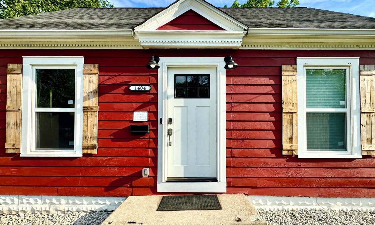 Lansing House | Lansing 3BR near downtown — Game room & EV garage