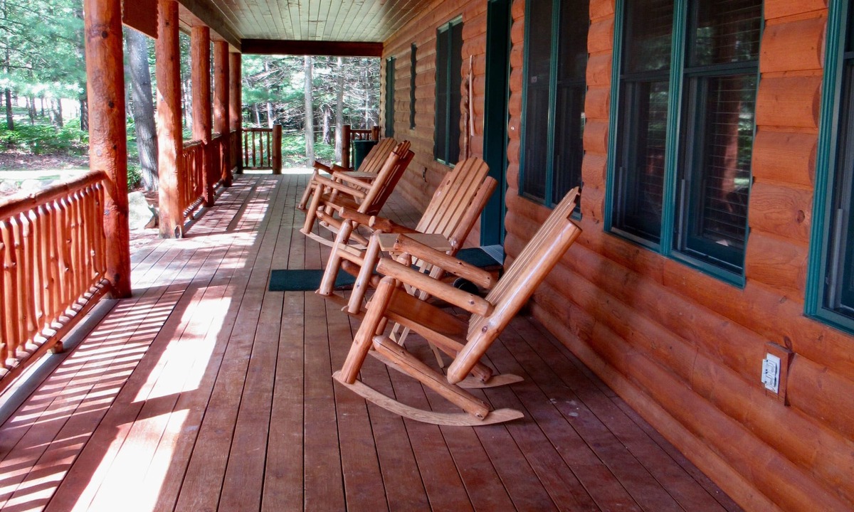 Bitely Cabin | Large lodge perfect for a relaxing, quiet getaway.