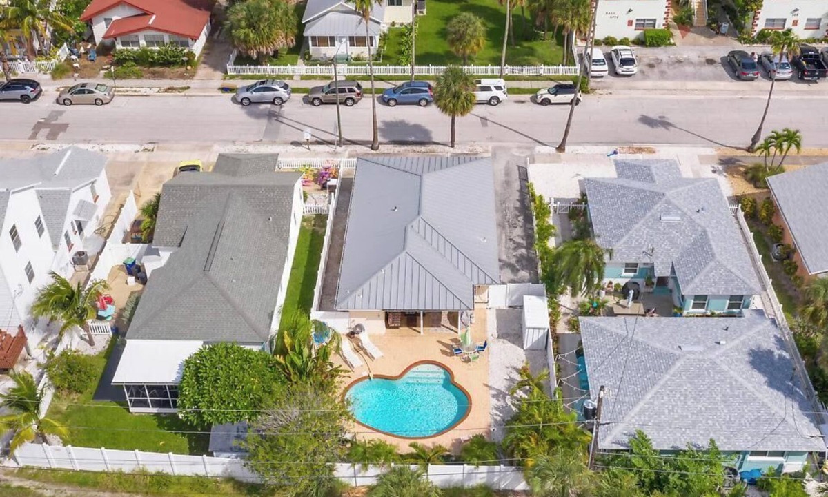 Pass-a-Grille House | Live in Sunshine; Swim in the Sea. . .