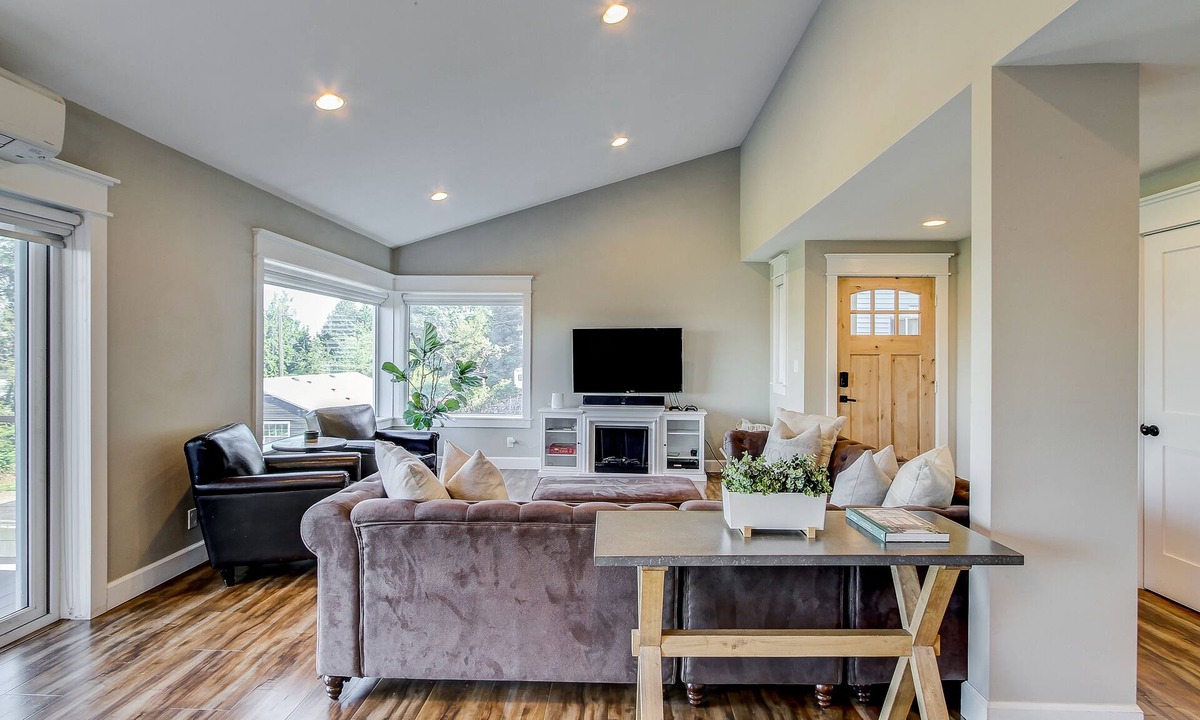 North Beacon Hill House | Luxury home with stunning views near Stadiums